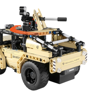 iM.Master 遙控武裝越野車2合1 - 2.4GHz遙控車，男孩專用兒童玩具，高仿真模型設計。(8022)
